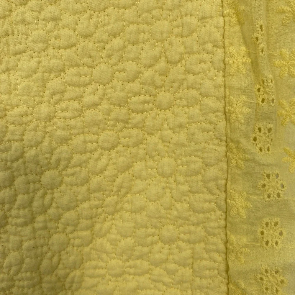 Shabby Chic Table Runner 14x72 Yellow Quilted Daisies Eyelet Trim 100% Cotton